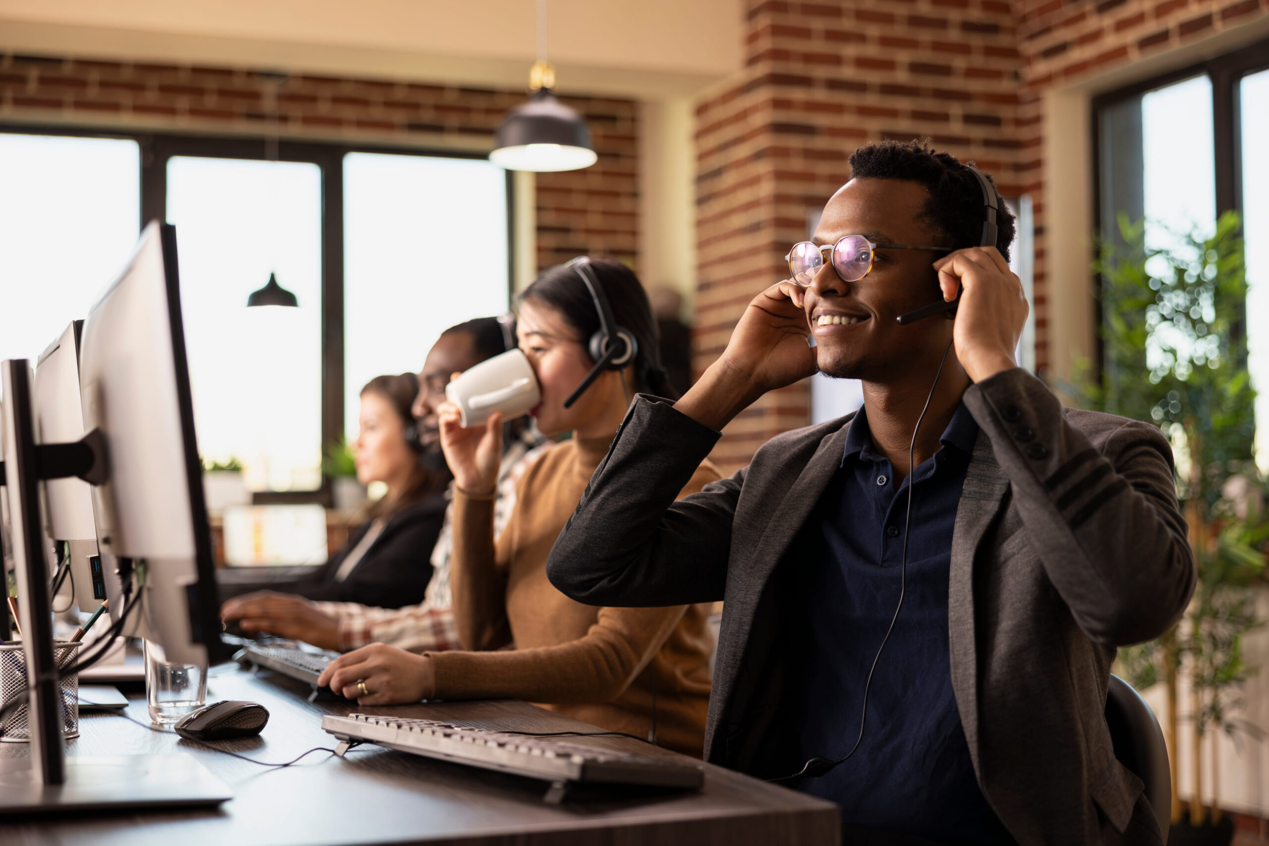 Bilingual Answering: Why NJ Businesses Need Spanish Support